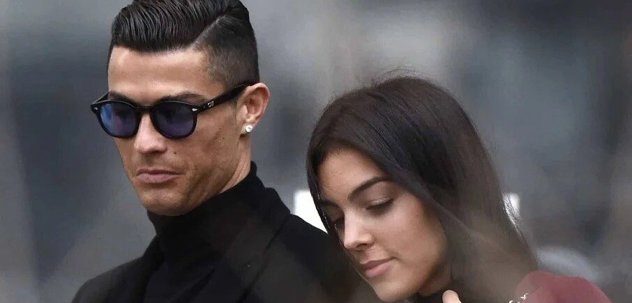 عزای رونالدو در سوگ فرزندش: با نهایت اندوه، مرگ فرزندمان را اعلام می کنیم؛ ما ویران شدیم، تو فرشته ما بودی، تو را برای همیشه دوست خواهیم داشت