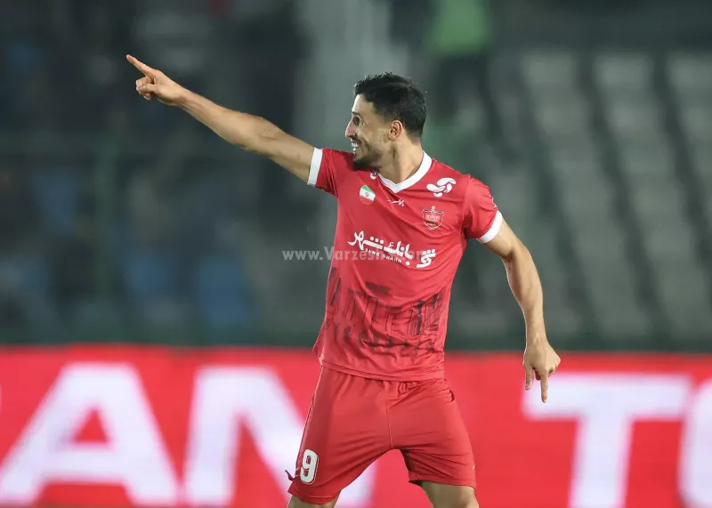 علیپور تک‌تیر‌انداز پرسپوليس در یکقدمی پروین