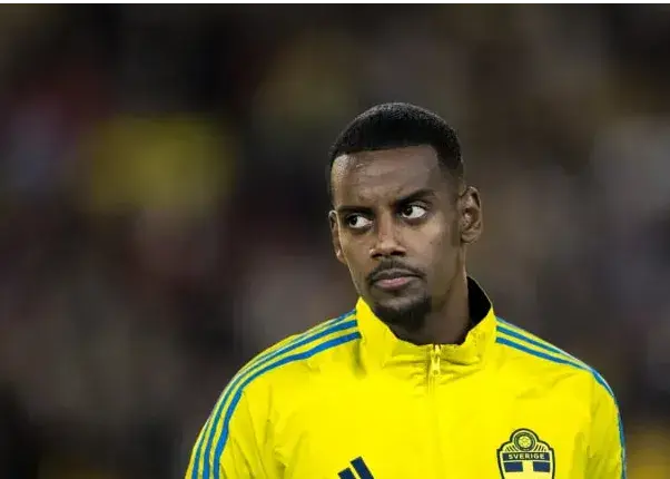 سکوت ایساک شکست: این وضع شرم‌آور است!