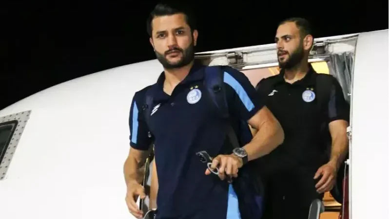 هواپیمای استقلال برای صدرنشینی فرود آمد