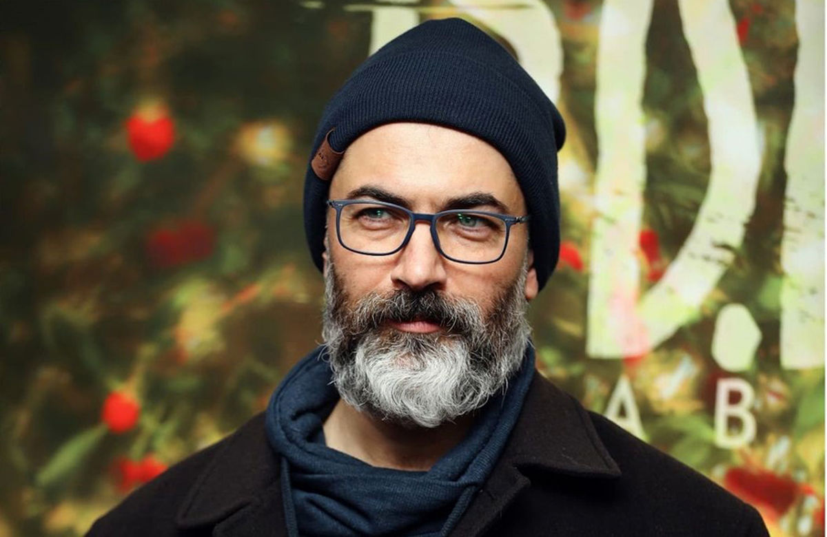 قاب تاریخ | پارسا پیروزفر در 6 سالگی و سال 57 با روپوش مدرسه