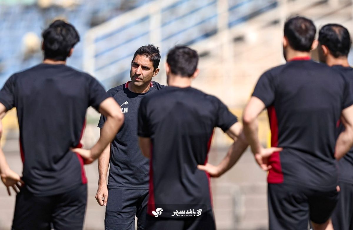 پرسپولیس مقابل ذوب‌آهن؛ آخرین فرصت وحید هاشیمان برای بقا