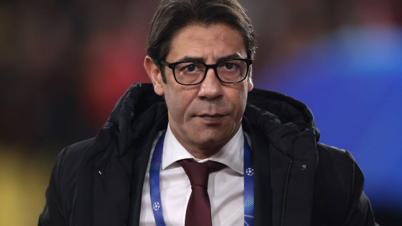 به شایعات احمقانه کلوپ و برناردو می‌خندم