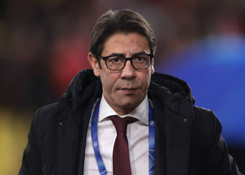 به شایعات احمقانه کلوپ و برناردو می‌خندم