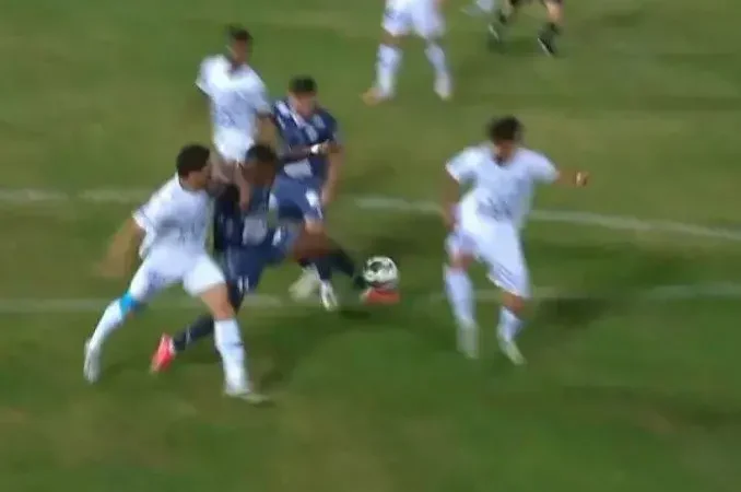 کارشناسی صحنه مشکوک به پنالتی چادرملو – استقلال