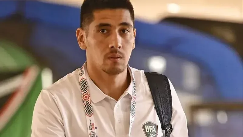 گلر فولاد زیر تیغ جراح مانه و کیه‌زا