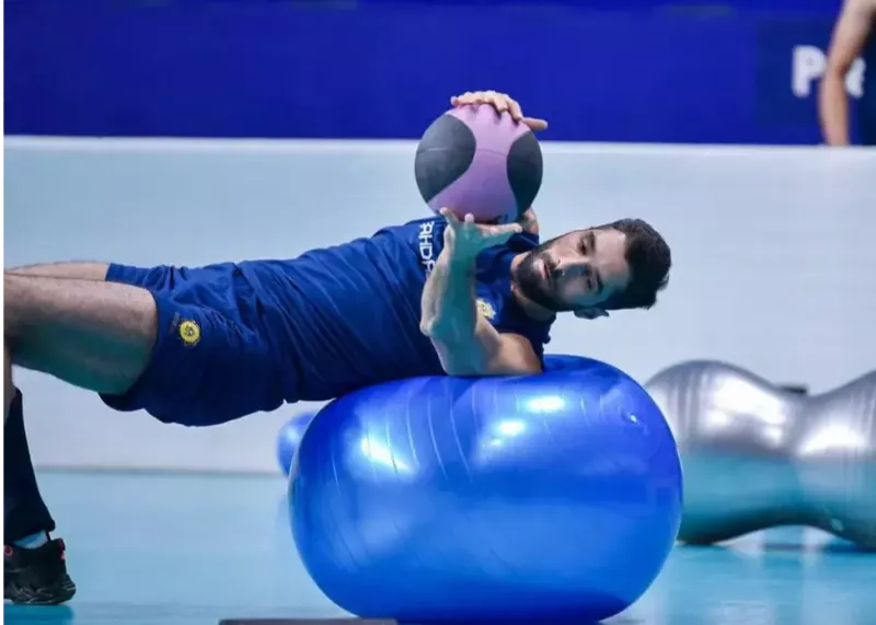 ستاره تیم ملی پای کلاس درس سید(عکس)