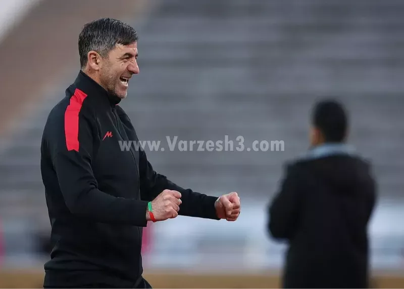 کریم باقری سرمربی پرسپولیس در دیدار مقابل تراکتور