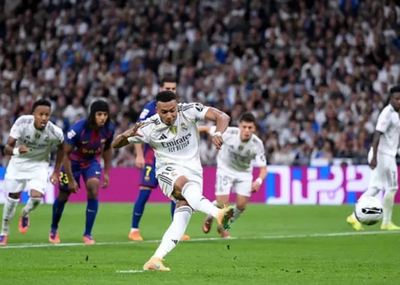 سیو شگفت‌انگیز شزنی: امباپه باورش نمی‌شد! (عکس)