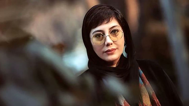 زهرا داوودنژاد با کیف برند ۲۴۰ میلیونی / جنجال جدید خانم بازیگر جلوی دوربین