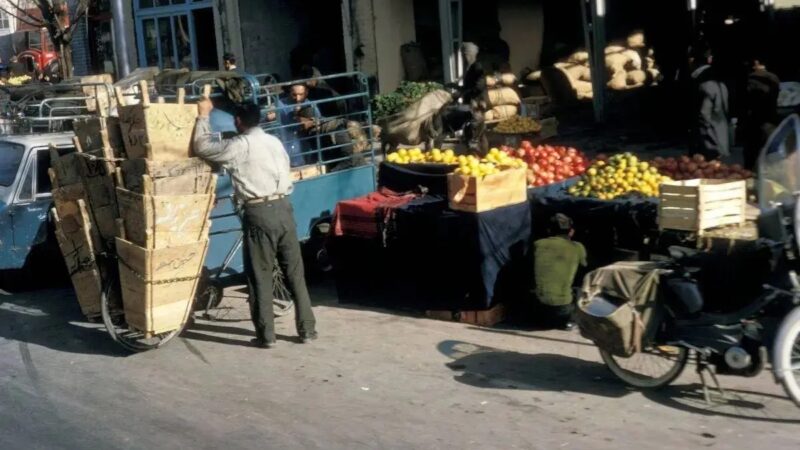 سفری به ایران دهه ۴۰ از دریچه دوربین یک عکاس آمریکایی؛ تصاویری که تاریخ را زنده می‌کند