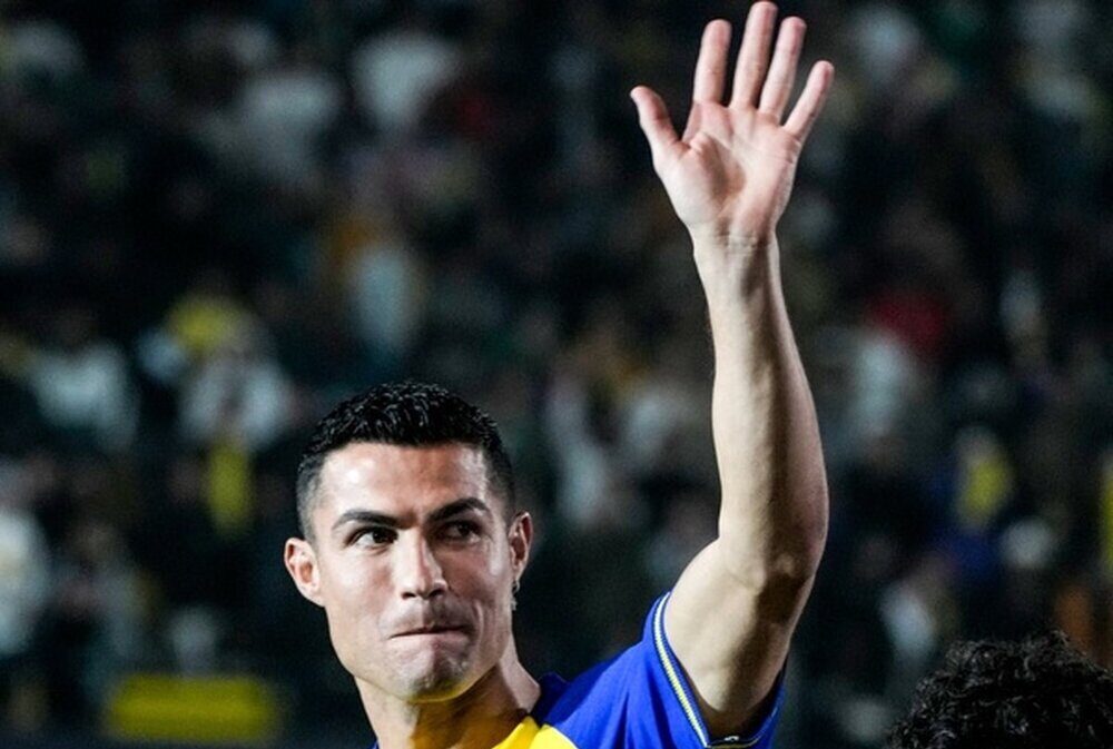 گران‌ترین ساعت دنیا با تراشه های یاقوت در دست کریستیانو رونالدو/ #پز نیست سبک زندگیمه به رونالدو رسید+عکس