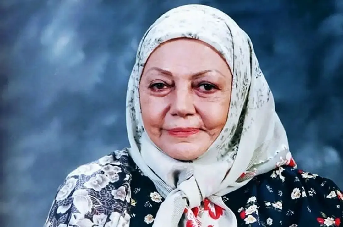 قاب تاریخ | چهره «حمیده خیرآبادی» در 44 سالگی در فیلم «مرد روز»؛ سال 1347