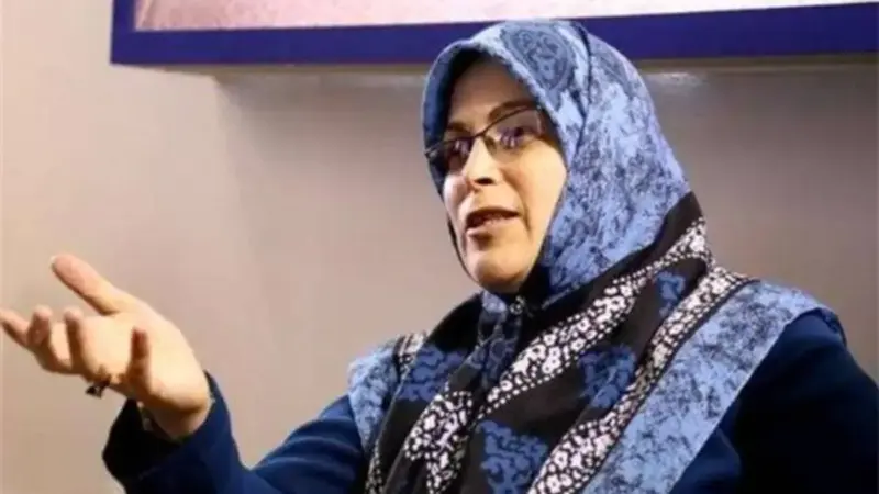 آذر منصوری هشدار داد: تبعیض در آموزش و معیشت معلمان، فراتر از فضای مجازی است