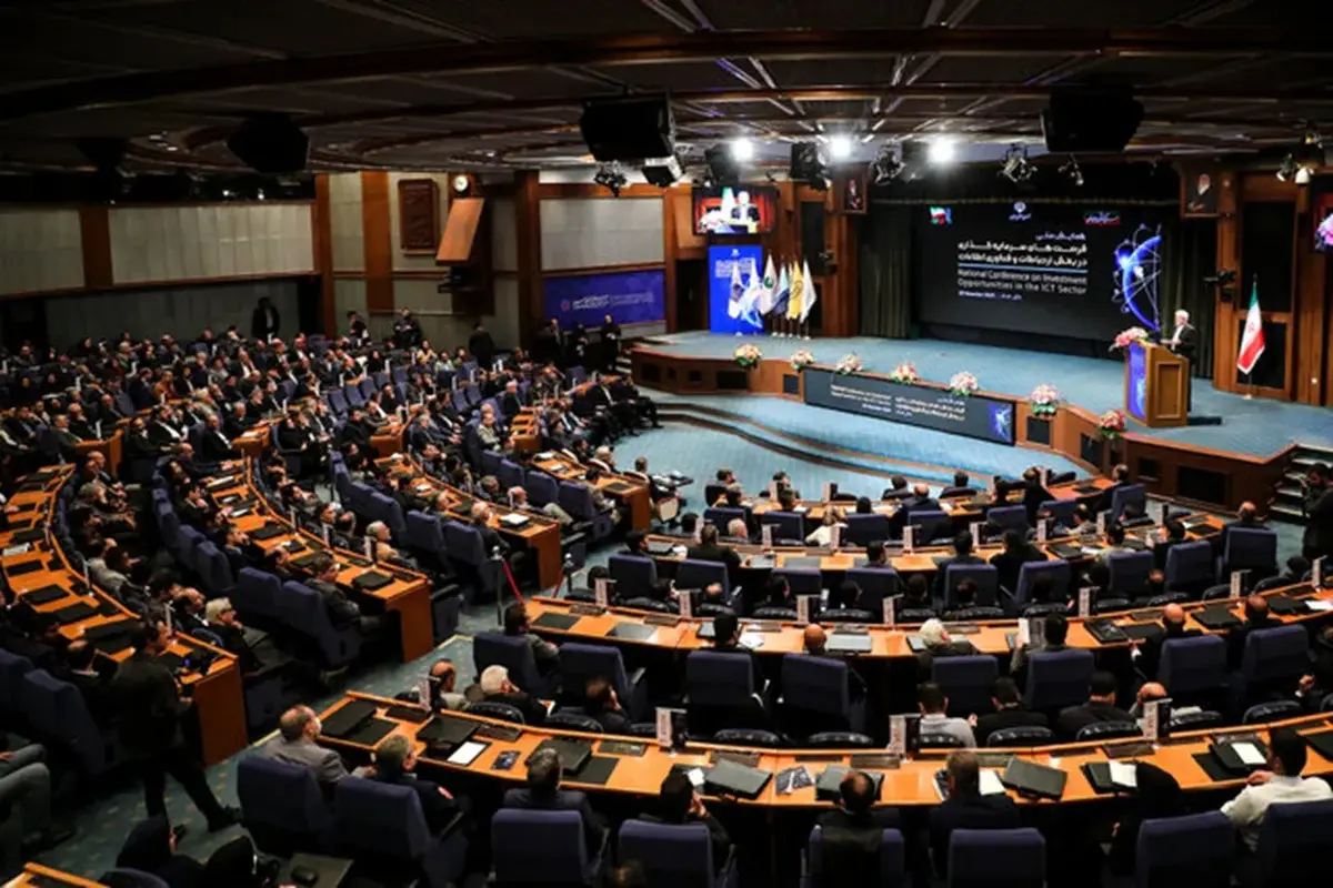 عارف: فناوری اطلاعات، کلید سرمایه‌گذاری امن و پرسود در آستانه جهش دیجیتال ایران