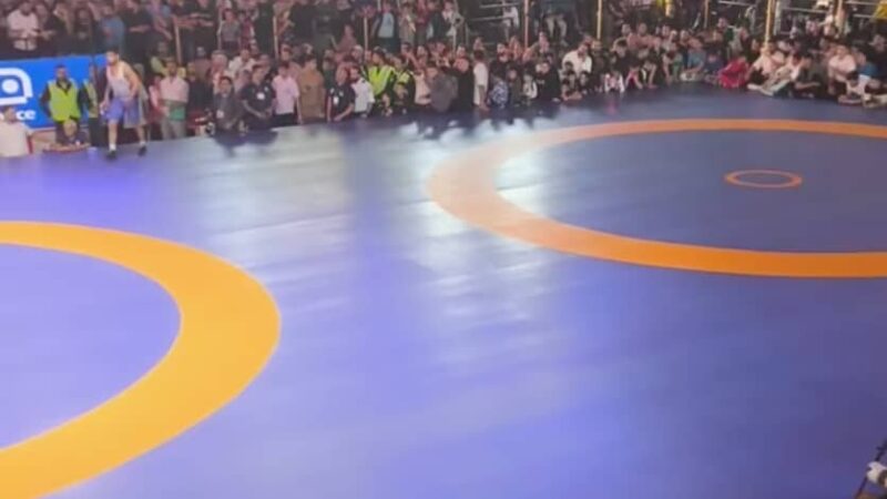 وقتی کشتی روی زمین است؛ سکوها ناپدید شدند و هیجان در سالن ساری به اوج رسید!