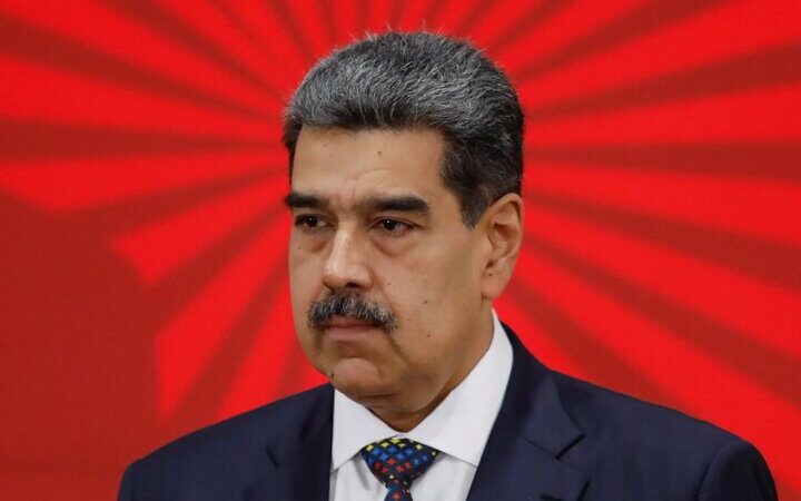 مادورو خطاب به نظامیان: در حالت آماده‌باش باشید