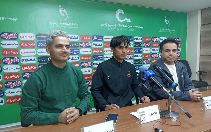 اعتراض شدید مربی شمس آذر به داوری