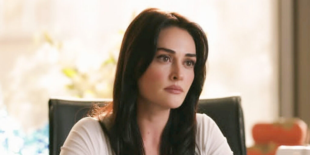 اسرا بیلگیچ با استایلی لوکس و ترندی؛ راز جذابیت بی‌نظیر بازیگر محبوب ترک فاش شد!