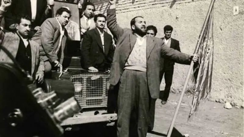 قاب تاریخ | شعبون بی‌مخ و نورمن ویزدوم در زورخانه؛ سال ۱۳۴۸