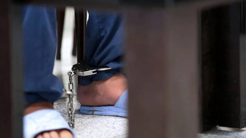 بازداشت ۷ بازیگر مطرح در پارتی شبانه؛ کشف ۳۸ لیتر مشروبات الکلی دست‌ساز در جشن تولد جنجالی