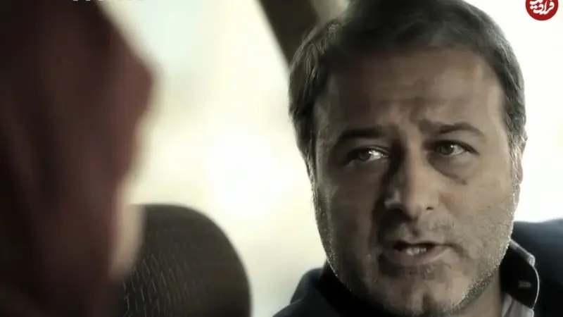 اکبری پس از 8 سال دوری؛ بازگشت جذاب در 53 سالگی و ماجرای هیجان‌انگیز موتورسواری‌اش!