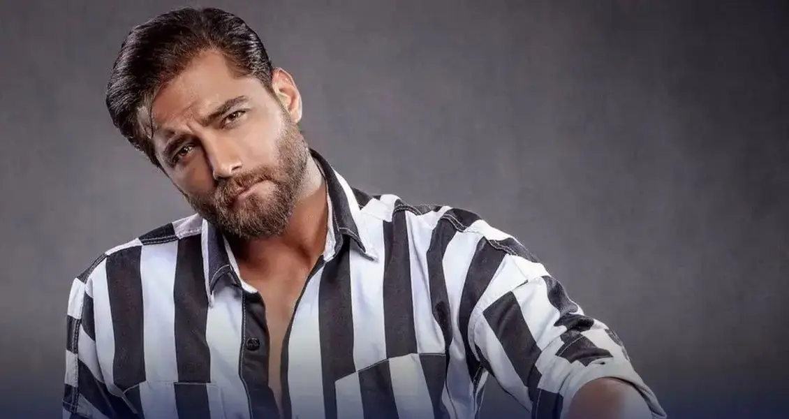 بیوگرافی امیر مقاره خواننده کراش دهه هشتادیا + حواشی ازدواج و دخترش عسل!