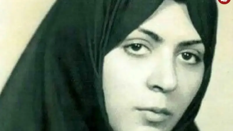 سفر جادویی به سال ۵۵؛ دیدار نادر «ایرج قادری» و «روشنک صدر» در پارکی فراموش‌شده تهران