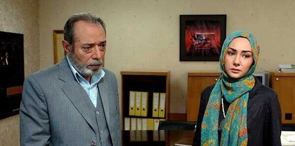 عکسی ماندگار از پشت صحنه سریال خاطره انگیز “میوه ممنوعه” با حضور علی نصیریان و هانیه توسلی +عکس