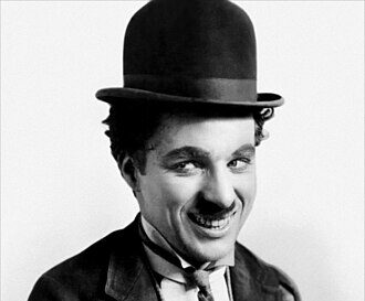 چارلی چاپلین: در تمام مدتی که در آمریکا بودم برای گرفتن تابعیت آمریکایی …