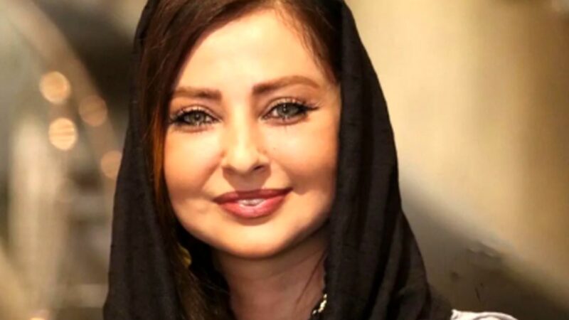 نفیسه روشن با استایل مشکی در کنسرت رضا صادقی همه نگاه‌ها را به خود جلب کرد