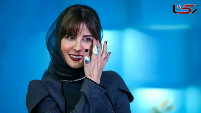 درخشش بی‌نظیر سارا بهرامی با استایل مونوکروم خاکستری در اختتامیه جشنواره ۲۵