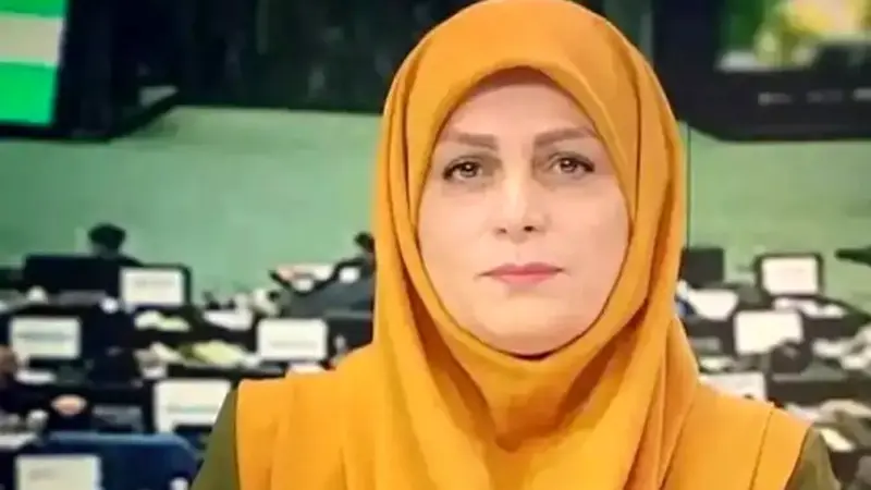 تغییر چهره جدید «سودابه حسنی دخت» گوینده شبکه خبر بعد 10 سال در 54 سالگی …/ خارج از تلویزیون کلا فرق داره …