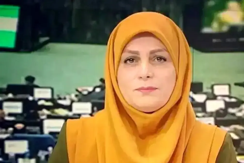 تغییر چهره جدید «سودابه حسنی دخت» گوینده شبکه خبر بعد 10 سال در 54 سالگی …/ خارج از تلویزیون کلا فرق داره …