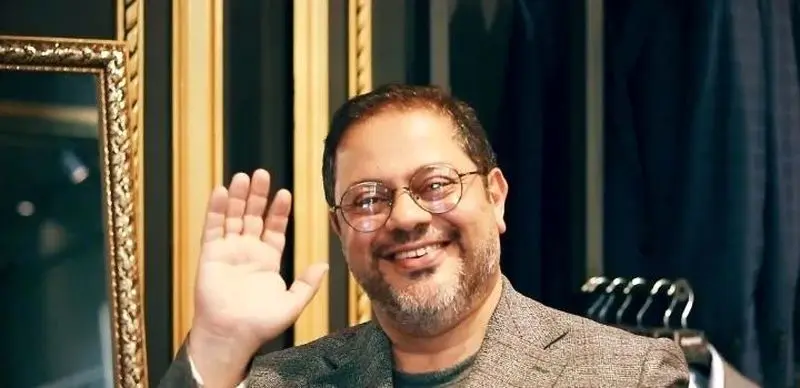 عکس| تغییر چهره عجیب محمدرضا حسینیان؛ مجری محبوب دهه ۷۰ دیگر قابل شناسایی نیست!