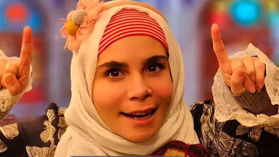 بیوگرافی فاطمه امینی مجری با صدای بهشتی مل مل