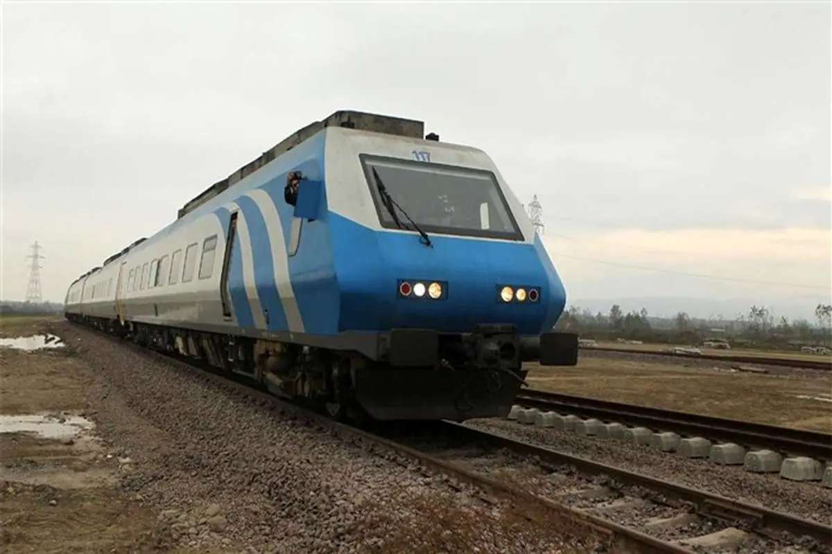 اختصاص ۴۰۰۰ تاکسی برقی به تهران/ ورود اولین واگن قطار چینی به کشور در اسفند ماه