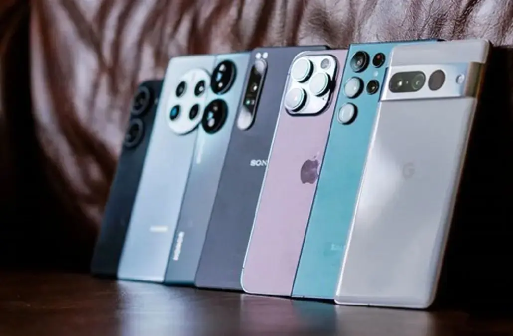 قیمت انواع گوشی موبایل در بازار امروز شنبه 1 آذر 1404