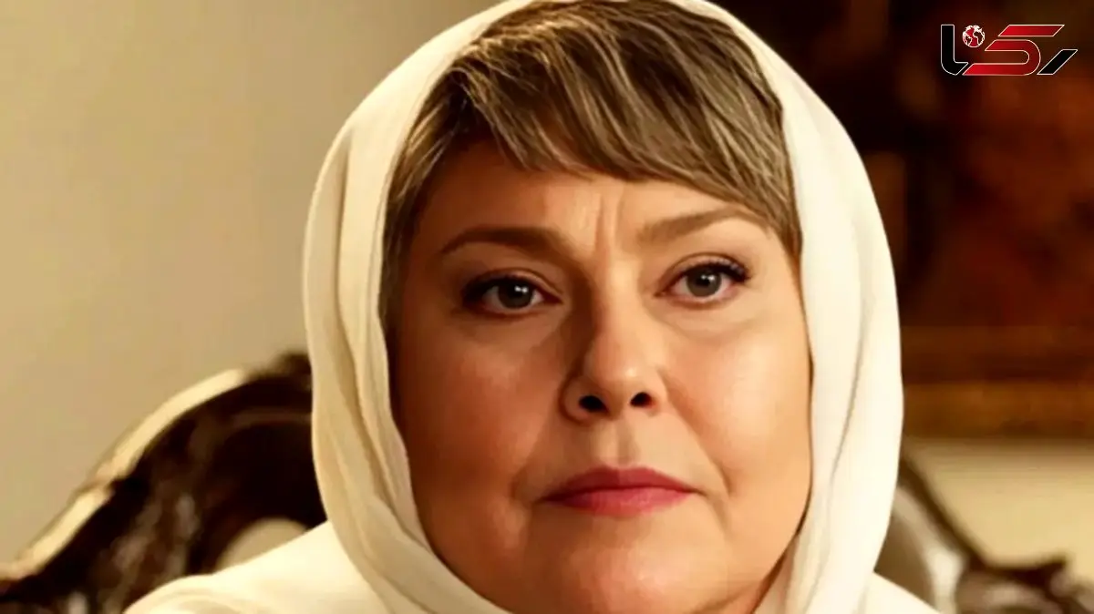 نگاهی عمیق به دکور اصیل خانه مهرانه مهین‌ترابی؛ هنر در قالب فرش بلوچی و مجسمه‌های دکوراتیو