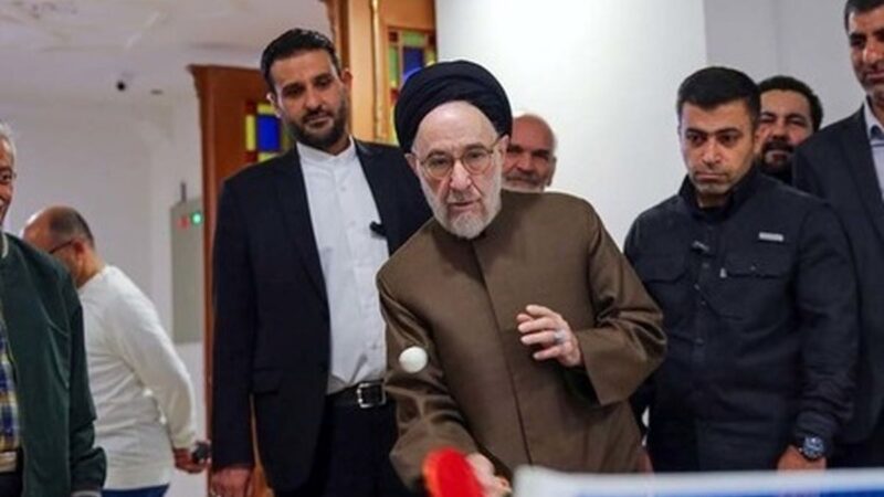 ویدئوی پینگ‌پنگ بازی کردن سیدمحمد خاتمی واقعی است، نه ساخته هوش مصنوعی/ تصاویر