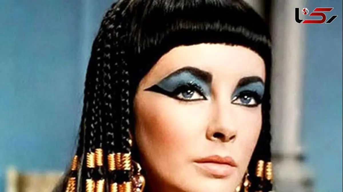 کلئوپاترا در نقش اینفلوئنسر زیبایی؛ ملکه مصر باستان در آرایشگاه مدرن!