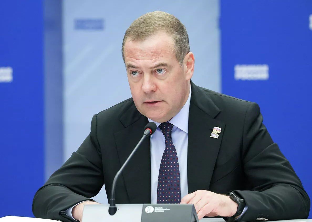 مدودف: زلنسکی دیگر مشروعیت امضای معاهده صلح را ندارد؛ فروپاشی کی‌یف نزدیک است