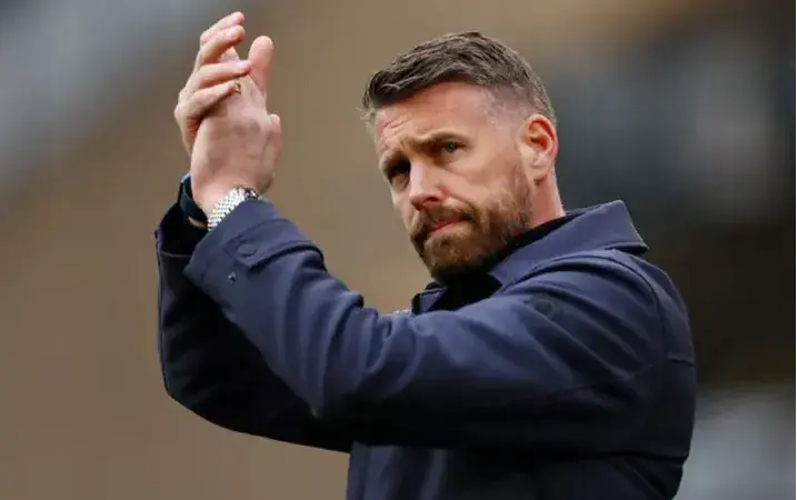 رسمی: سرمربی جدید گرگ‌ها معرفی شد