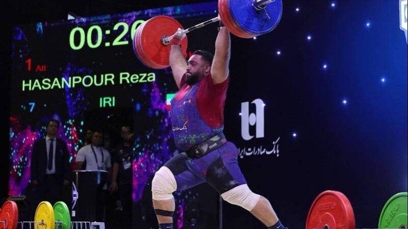 رقابت نفس‌گیر وزنه‌برداران جام فجر؛ قهرمانان شگفتی‌ساز معرفی شدند