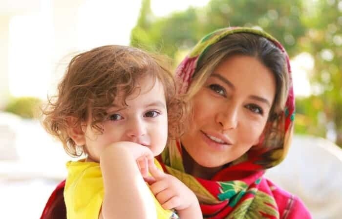 توضیحات فریبا نادری در مورد میهمانی شبانه بازیگران: تعرض و پیشنهادهای بی‌شرمانه در بین بازیگران سینما وجود دارد/ اجازه نمیدهم دخترم وارد سینما شود تا زمانی که…