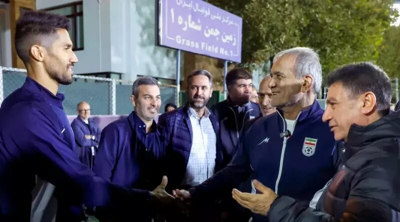 صمیمیت عجیب شجاع خلیلی زاده با رئیس جمهور + عکس/ آقا شجاع انگار کنار رفیق صمیمیش ایستاده!!