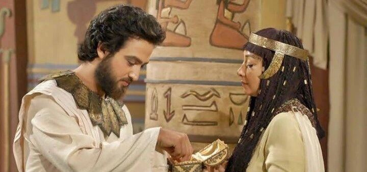 ماه عسل تماشایی یوسف و زلیخای قصه ما در سواحل دریای مدیترانه و اهرام ثلاثه مصر به روایت کاربران فضای مجازی/ کل اینستاگرام پر شده از عکس های مصطفی زمانی و کتایون ریاحی