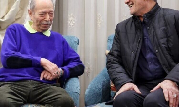 خانه علی نصیریان در شبی متفاوت با حضور پزشکیان؛ از مبلمان هماهنگ تا پذیرایی خاص با آواز آقابزرگ سینما