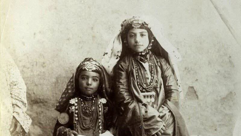 قاب تاریخ | آلبوم عکس فرزندان ناصرالدین‌شاه و زنان اشراف‌زاده ایران