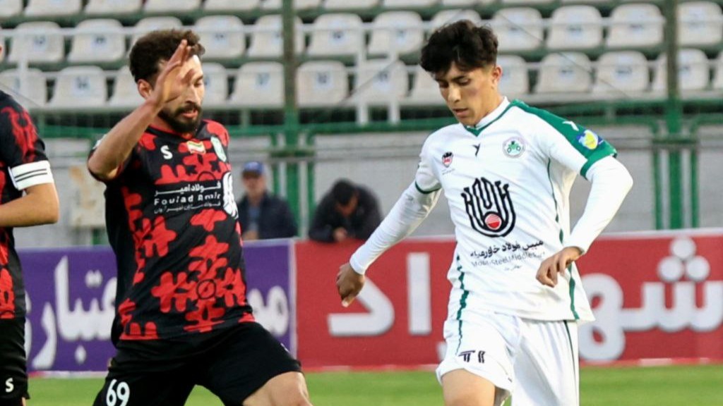 ذوب‌آهن 11 خیبر؛ دفاع جانانه لرتباران علیه تیم بدشانس حدادی‌فر - وب‌گردی